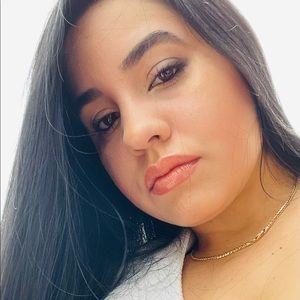 Meet your Posher, Ania melis